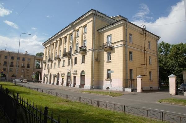 Продажа квартиры Среднеохтинский, 9