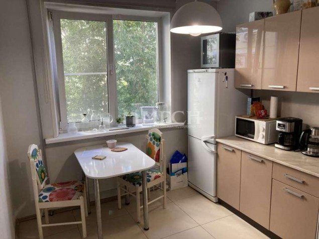 Продажа квартиры Новомарьинская, 19