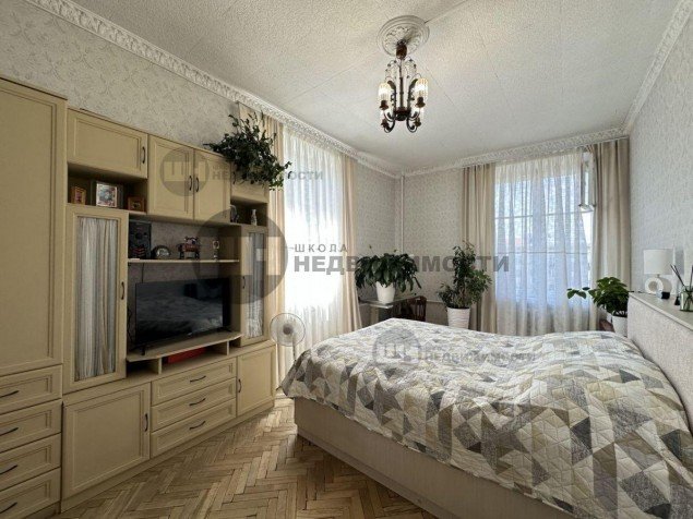 Продажа квартиры Среднеохтинский, 40