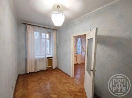 Ломоносов, Красного Флота, 1 литер А