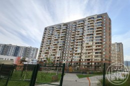 Мурино, Шоссе в Лаврики, 72 к. 1