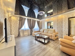 Кондратьевский, 70к1