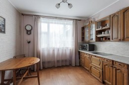 Чоботовская, 3