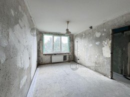 Дыбенко, 38