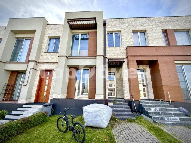 Продажа загородного дома деревня Большое Свинорье, улица Черничная, 56к3