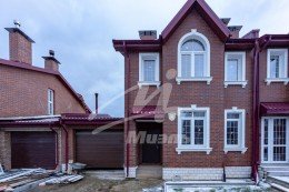 Лихачёва, 8