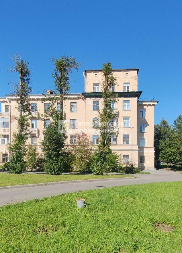 Продажа комнаты Пилотов, 24